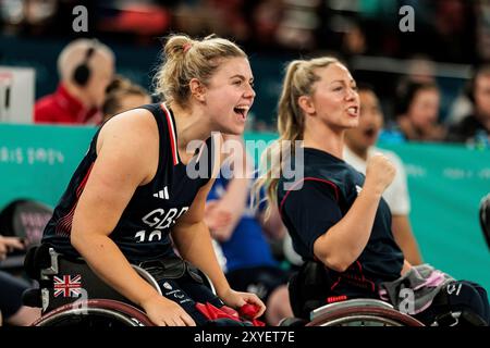 PARIGI, FRANKREICH 29. Agosto - Rollstuhlbasketball Spanien - Grossbritannien Damen Paris 2024 Paralimpiadi AM 29.08.2024 nella der Bercy Arena di Parigi Frankreich. Lucy Robinson (Grossbritannien, 12) jubelt Foto Stock