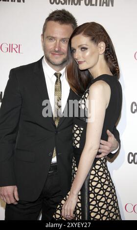 Lydia Hearst e Chris Hardwick alla 50th Birthday Celebration di Cosmopolitan Magazine tenutasi a Ysabel a West Hollywood, USA il 12 ottobre 2015 Foto Stock