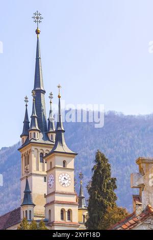 Brasov, Romania Torre dell'Orologio di San Nicola o San Francisco. Chiesa di Nicolae in Transilvania Foto Stock