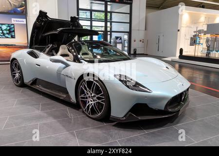 L'auto sportiva Maserati MC20 alla fiera IAA Mobility 2023 di Monaco, Germania - 4 settembre 2023. Foto Stock