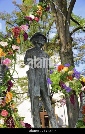 Europa, Germania, Baviera, capitale dello Stato Monaco, città, Viktualienmarkt, Monumento e fontana, statua in bronzo di Karl Valentin, comico, cantante folk, auth Foto Stock