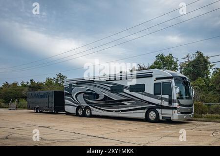 Gulfport, MS - 5 ottobre 2023: Vista laterale di una mostra di auto locale. Foto Stock