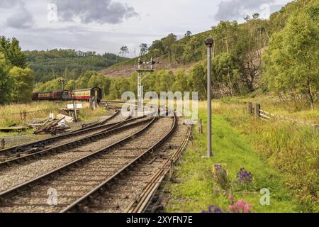 Vicino Levisham, North Yorkshire, Inghilterra, Regno Unito: 13 Settembre 2018: North Yorkshire Moors vagoni ferroviari vicino al Levisham stazione ferroviaria Foto Stock