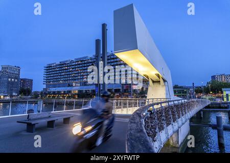 L'ex magazzino Fenix, lasciato, dal 1923, distrutto durante la guerra, rinnovato nel 2019, convertito in un edificio residenziale e commerciale, con hotel Foto Stock