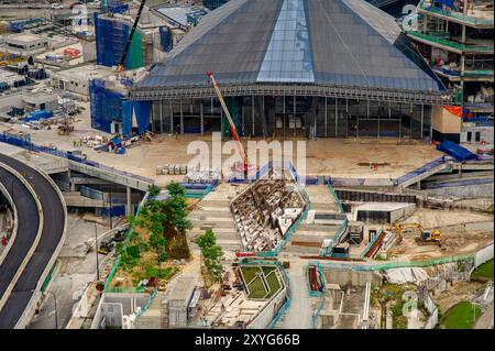 23 aprile 2022 Kuala Lumpur Malesia - Merdeka 118 Tower e lo skyline di Kuala Lumpur durante le ore mattutine e serali. È il secondo bui più alto Foto Stock