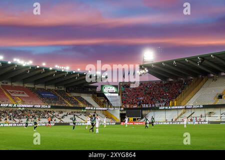 Brugge, Belgio. 29 agosto 2024. Lo stadio Jan Breydel raffigurato durante una partita di calcio tra il belga Cercle Brugge KSV e la polacca Wisla Cracovia, giovedì 29 agosto 2024 a Brugge, tappa di ritorno dei play-off per la competizione UEFA Conference League. Cercle ha vinto la gara di andata 1-6. BELGA FOTO KURT DESPLENTER credito: Belga News Agency/Alamy Live News Foto Stock