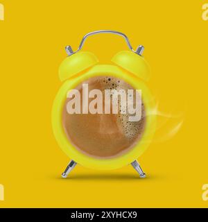 Sveglia luminosa con caffè anziché quadrante su sfondo giallo Foto Stock
