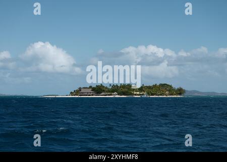 Piccola isola Fijiana vicino Nadi Foto Stock