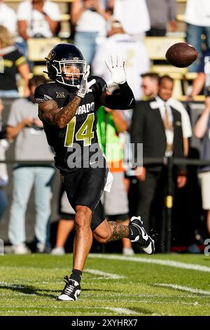 29 agosto 2024: Il wide receiver dei Colorado Buffaloes Will Sheppard (14) riceve un passaggio in riscaldamento prima della partita di football tra Colorado e North Dakota State a Boulder, CO. Derek Regensburger/CSM. Foto Stock