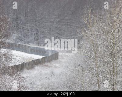 Recinzione di confine dell'ex confine interno tedesco vicino a Moedlareuth. Sulla destra si trova l'alta Franconia e sulla sinistra la Turingia Foto Stock