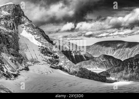 Ghiacciaio di Bjoerlings con la cima sud del Kebnekaise, Norrbotten, Lapponia, Svezia, agosto 2013, Europa Foto Stock