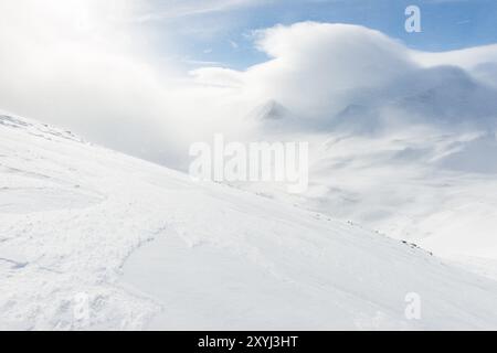 Vista su Tjaektjabakti e Tjaektjatjohkka, Stuor Reaiddavaggi, Kebnekaisefjaell, Norrbotten, Lapponia, Svezia, marzo 2013, Europa Foto Stock