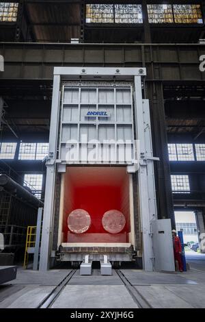 Inaugurazione di un forno forgiato a idrogeno presso l'impianto di forgiatura di Groeditz, con la messa in servizio, l'impianto di forgiatura di Goeditz è in grado di utilizzare impianti idraulici Foto Stock