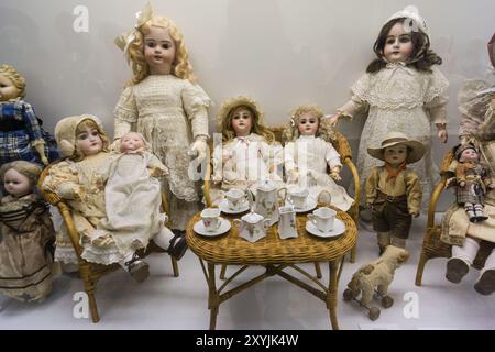 Sala de munecas antiguas, coleccion Leon Lopez, edificio de estilo modernista de CAN Prunera, siglo XX, Soller, Sierra de Tramuntana, Maiorca, balear Foto Stock