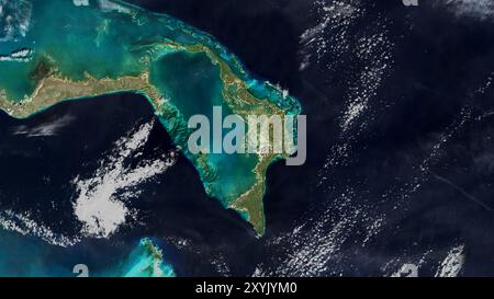 Great Abaco Island nell'Oceano Atlantico settentrionale su un'immagine satellitare scattata il 26 novembre 2021 Foto Stock