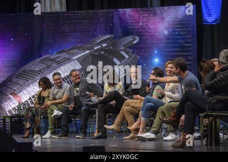 BONN, GERMANIA, 19 MAGGIO 2018: Kandyse McClure, Aaron Douglas, Grace Park, Tahmoh Penikett, James Callis, Tricia Helfer, Michael trucco, Katee Sackhoff Foto Stock