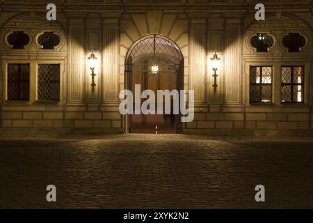 Porta illuminata nel centro di Monaco Foto Stock