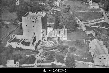 Vecchia foto aerea in bianco e nero scansionata del Castello di Kolossi, del 1970 , vicino a Limassol, Cipro. Foto Stock