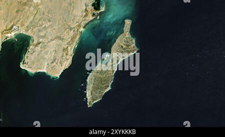 Masirah Island nel Mar Arabico su un'immagine satellitare scattata il 6 dicembre 2021 Foto Stock