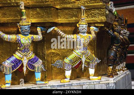 Guardiano del Tempio nel Palazzo reale di Bangkok in Thailandia Foto Stock