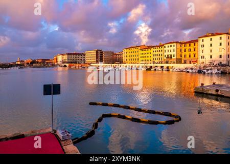 Vista sugli scali Adriano Novi Lena e Porto Turistico, Livorno, Italia Foto Stock