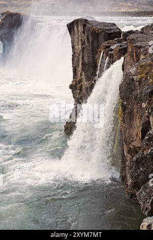 Vista spettacolare della cascata di Godafoss vicino ad Akureyri, Islanda, Europa Foto Stock