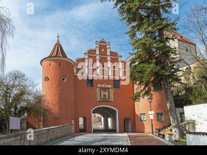 Alto Tor, porta medievale della città di Neuburg sul Danubio Foto Stock