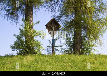 Santuario a lato della strada nell'alta Baviera Foto Stock