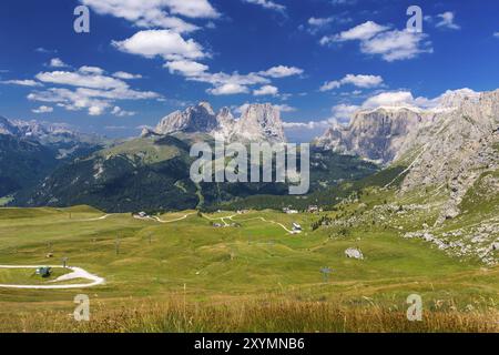 Vista sul Gruppo del Sasso Lungo delle Dolomiti Foto Stock