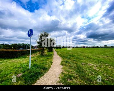 Vista sulla South Polder South Polder Recreation area & Hiking Trail. Barendrecht, Paesi Bassi. Barendrecht Zuidpolder Zuid-Holland Nederland Copyright: XGuidoxKoppesxPhotox Foto Stock