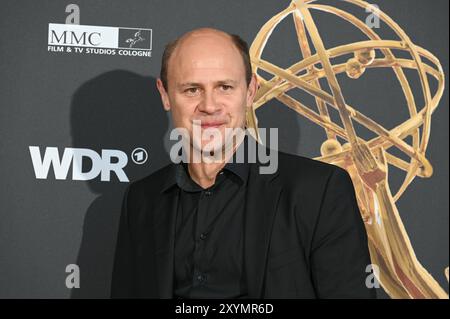 Schauspieler Moritz Führmann kommt zur Abendveranstaltung anlässlich der Kölner Jurysitzung zum International Emmy Award 2024 - semifinale di giudici der International Emmy Awards auf Schloss Arff *** l'attore Moritz Führmann partecipa all'evento serale in occasione della riunione della giuria di Colonia per l'Emmy Award 2024 semifinale di giudizio degli Emmy Awards internazionali allo Schloss Arff Foto Stock