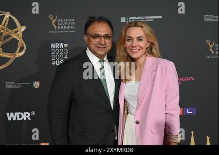 Walid Nakschbandi, Geschäftsführer Filmstiftung NRW, l-r, und Inga Leschek, Programmgeschäftsführerin RTL kommt zur Abendveranstaltung anlässlich der Kölner Jurysitzung zum International Emmy Award 2024 - semifinale di giudici der International Emmy Awards auf Schloss Arff *** Walid Nakschbandi, Managing Director Filmstiftung NRW, l r, e Inga Leschek, Program Director RTL, partecipano all'evento serale in occasione della riunione della giuria di Colonia per l'International Emmy Award 2024 semifinale di giudizio degli Emmy Awards internazionali allo Schloss Arff Foto Stock