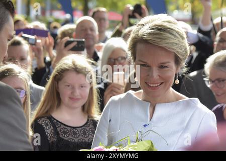 Francoforte, Germania. 12 ottobre 2017. Sua Maestà la Regina Matilde del Belgio in visita alla Fiera della libraia di Francoforte accompagnata da Rudy Demotte, Ministro Presid Foto Stock