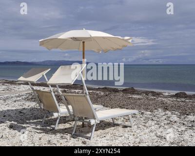 Sulla spiaggia di Surfpoint Stintino in Sardegna Foto Stock