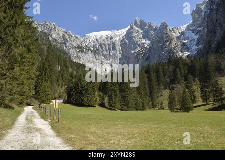 Scharitzkehlalm e il monte Hoher Goell 2, 522 m (8, 274 ft), Endstal, Berchtesgaden Alps, Germania, Europa Foto Stock