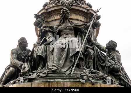 Statua equestre di George Washington sull'Eakins Oval davanti al Philadelphia Museum of Art in Pennsylvania Foto Stock