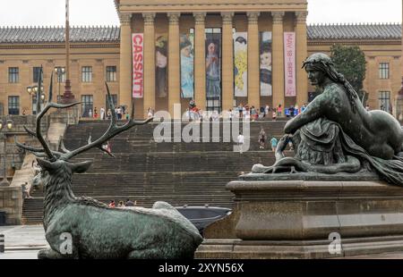 Statua equestre di George Washington sull'Eakins Oval davanti al Philadelphia Museum of Art in Pennsylvania Foto Stock