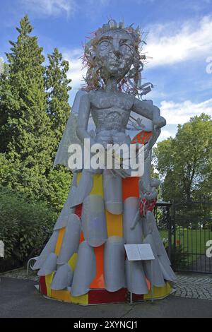 Scultura Omael Angel di Diane Duchessa di Wuerttemberg, rete metallica, arte moderna, colorata, grande, castello, Friedrichshafen, Obersee, Lago di Costanza, Lak Foto Stock