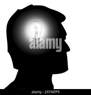 Silhouette di un uomo con una lampadina sulla testa è di illustrare il concetto di avere e idea Foto Stock