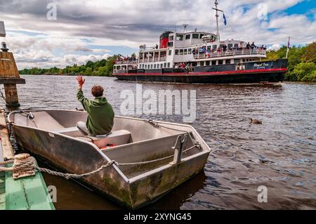 Traghetto Mersey per Royal Iris con una crociera sui canali di Manchester vista al traghetto Thellwall. Foto Stock