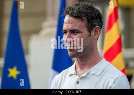 Bene, Francia. 29 agosto 2024. Mark Cavendish visto durante la cerimonia. Mark Cavendish, detentore del record di vittorie a tappe nel Tour de France, è diventato cittadino onorario della città di Nizza durante una cerimonia presieduta dal sindaco Christian Estrosi nei giardini di Villa Massena a Nizza. Credito: SOPA Images Limited/Alamy Live News Foto Stock