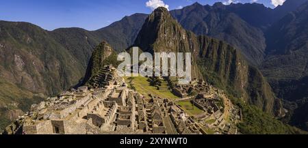 Machu Picchu, PERÙ nell'ottobre 2015: Dove vivevano gli Inca oggi migliaia di turisti vengono a vedere il patrimonio Inca. Machu Picchu è in un pi Foto Stock