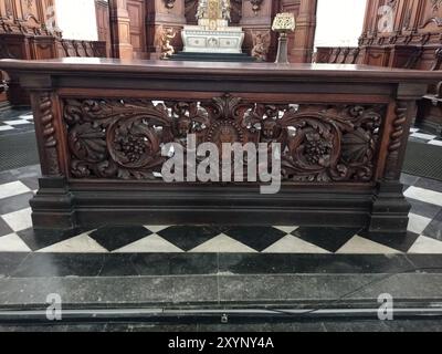 L’église Sainte-Élisabeth est un édifice religieux sis rue de Nimy, à une centaine de mètres de la Grand-Place de Mons, en Belgique. Une chapelle cons Foto Stock