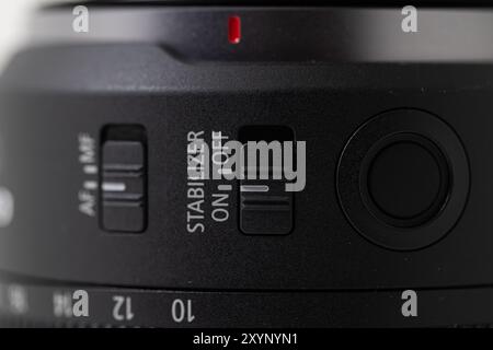 Leopoli, Ucraina - 18 agosto 2024: Canon RF 10-20 mm F4L IS lente STM Foto Stock