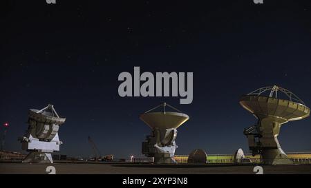 Array di radiotelescopi alla stazione base di ALMA Foto Stock