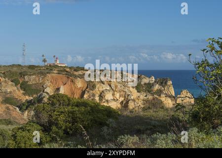 Le formazioni rocciose sulla costa a Ponta da Piedade Foto Stock