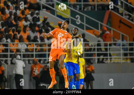 ABIDJAN, COSTA d'AVORIO - 7 GIUGNO: Sébastien Haller della Costa d'Avorio durante la partita di qualificazione ai Mondiali di calcio 2026 tra Costa d'Avorio e Gabon al Foto Stock