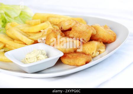 Pesce fritto e patatine con Foto Stock