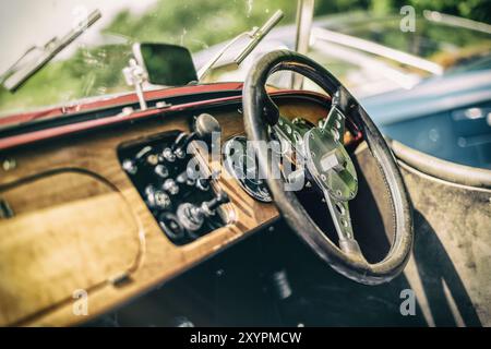 Volante e sul cruscotto di una Morgan 4 Foto Stock