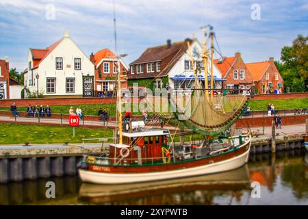 Germania, Greetsiel. Porto di Greetsiel. Famosa destinazione di vacanza sulla costa tedesca della Frisona orientale del Mare del Nord. 23 settembre 2022 Foto Stock